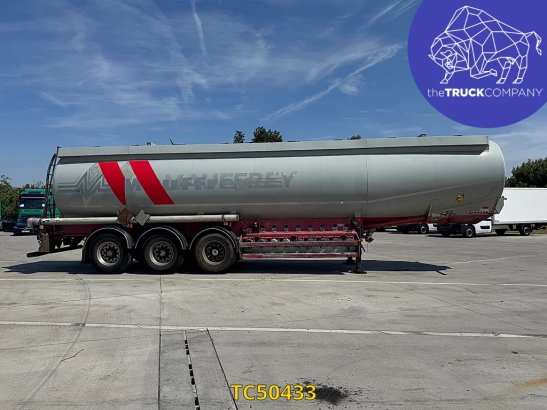Trailor Tank 38000L Trailor 1999 2 Tanker semi trailers image 3
