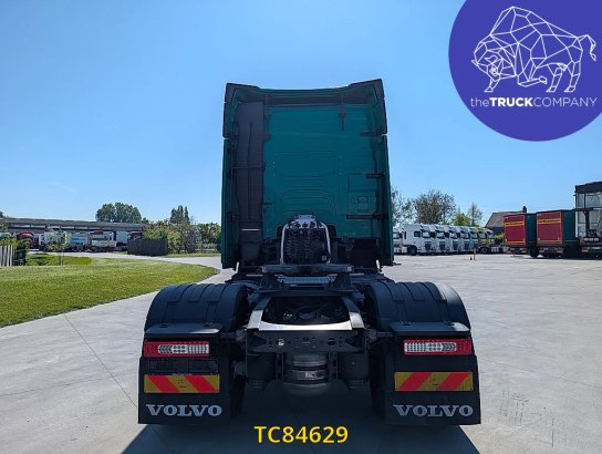 Volvo FH 500 590 2023 2 Tractor Units image 4