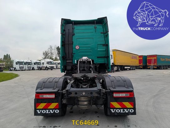 Volvo FH 500 590 2023 2 Tractor Units image 19