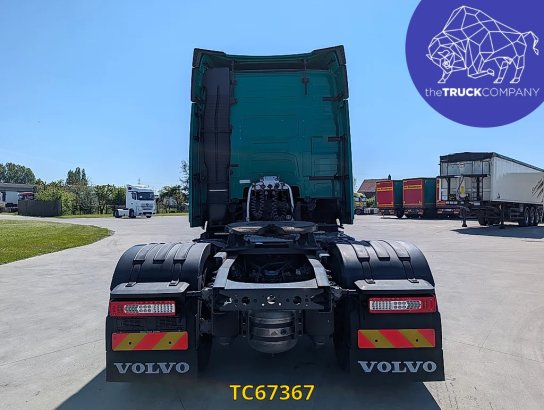 Volvo FH 500 590 2023 2 Tractor Units image 4