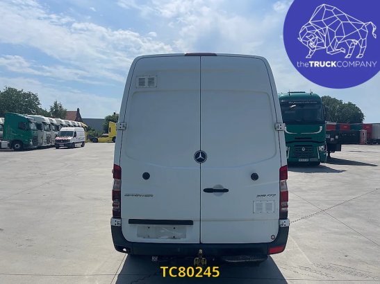 Mercedes-Benz Sprinter 316 37s 5p Sprinter 316 37s 5p 2017 2 Closed vans image 4