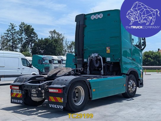 Volvo FH 500 3292 2022 2 Tractor Units image 4
