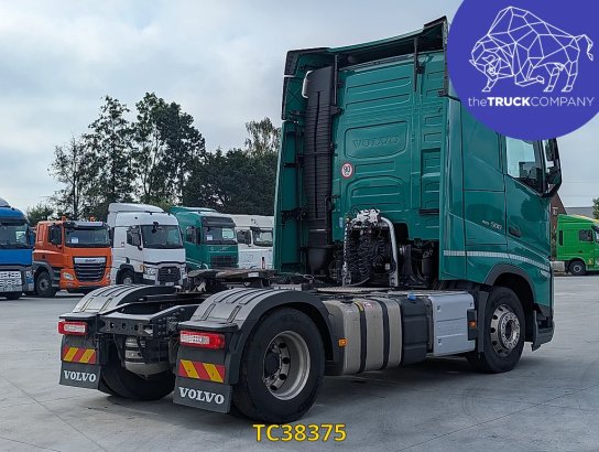 Volvo FH 500 590 2023 2 Tractor Units image 4