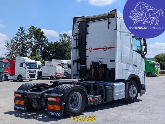 Volvo FH 460 590 2022 2 Tractor Units image 64