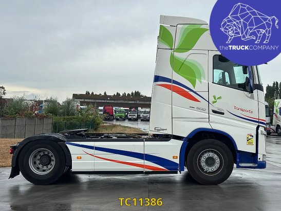 Volvo 590 2020 2 Tractor Units image 4