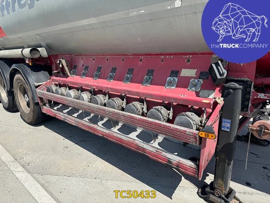 Trailor Tank 38000L Trailor 1999 2 Tanker semi trailers image 4
