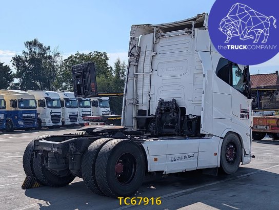 Volvo FH 460 590 2022 2 Tractor Units image 4
