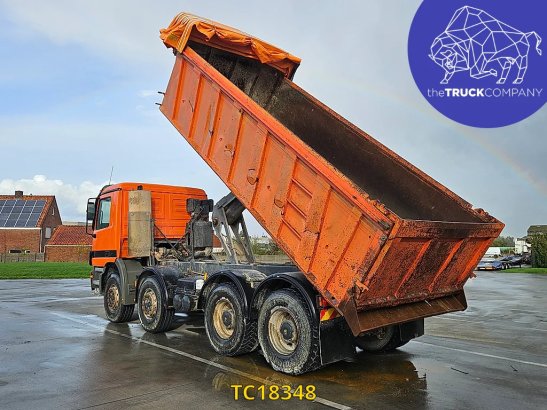 Mercedes-Benz Actros 3235 Mercedes-Benz Actros 3235 2002 2 Tipper trucks image 4