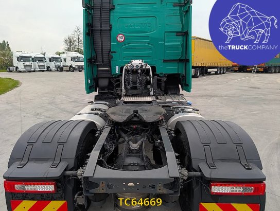 Volvo FH 500 590 2023 2 Tractor Units image 6