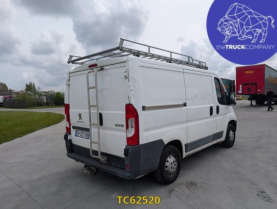 Peugeot Boxer Boxer 3t3 2l blue hdi 110 pack Peugeot Boxer 3t3 2l blue hdi 110 pack 2016 2 Closed vans image 6