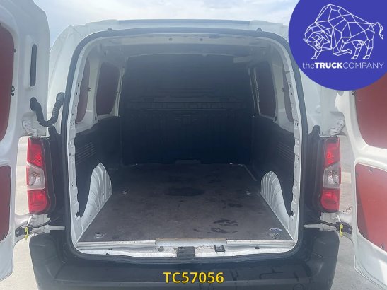 Peugeot Partner 1.5 HDI - AUTOMATIC GEARBOX Peugeot Partner 1.5 HDI - AUTOMATIC GEARBOX 2022 2 Closed vans image 21