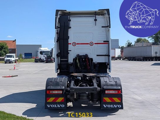Volvo FH 460 590 2023 2 Tractor Units image 6