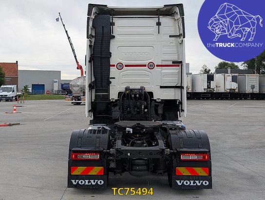 Volvo FH 590 2022 2 Tractor Units image 66