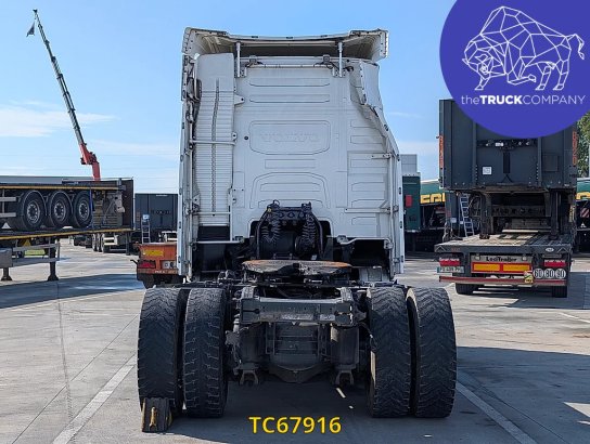 Volvo FH 460 590 2022 2 Tractor Units image 6