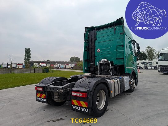Volvo FH 500 590 2023 2 Tractor Units image 7