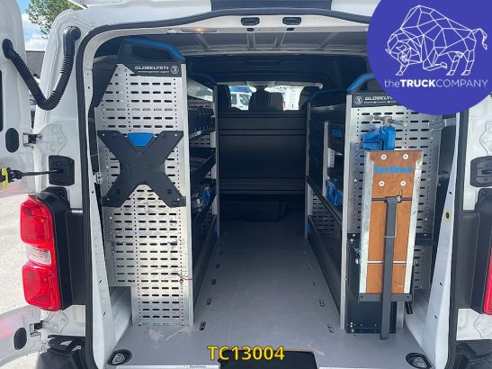 Opel Vivaro 2.0 CDTI DUBBELE CABINE - 6 ZITPLAATSEN Opel Vivaro 2.0 CDTI DUBBELE CABINE - 6 ZITPLAATSEN 2021 2 Closed vans...