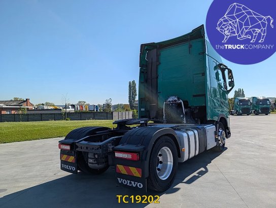 Volvo FH 500 590 2023 2 Tractor Units image 7