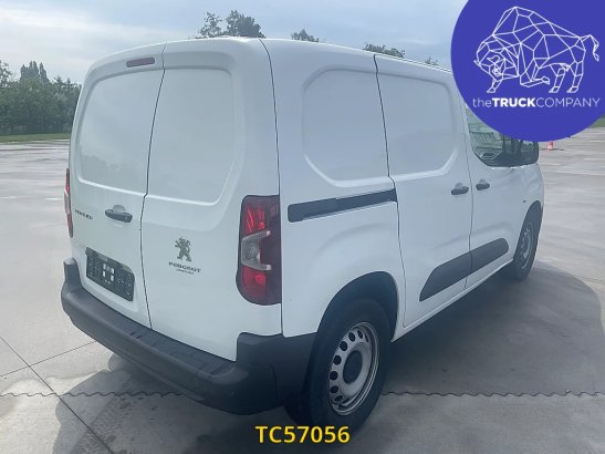 Peugeot Partner 1.5 HDI - AUTOMATIC GEARBOX Peugeot Partner 1.5 HDI - AUTOMATIC GEARBOX 2022 2 Closed vans image 22