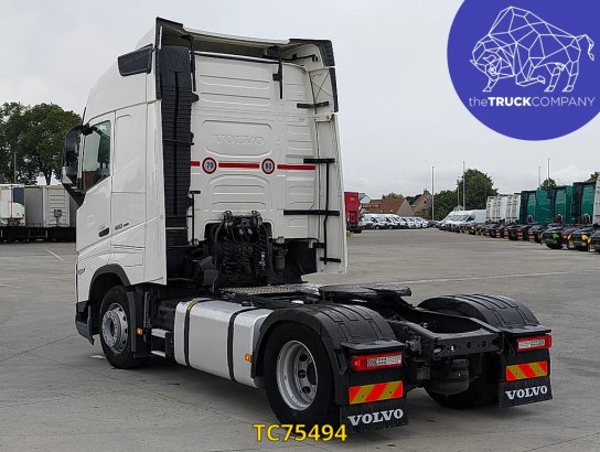 Volvo FH 590 2022 2 Tractor Units image 7