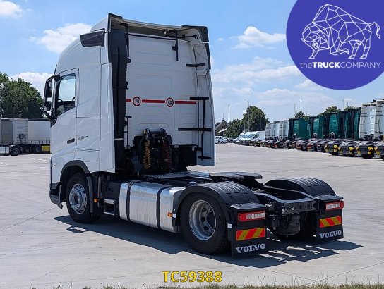 Volvo FH 460 590 2022 2 Tractor Units image 7