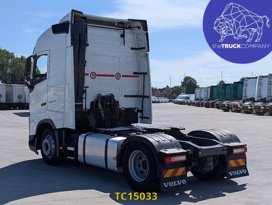 Volvo FH 460 590 2023 2 Tractor Units image 22