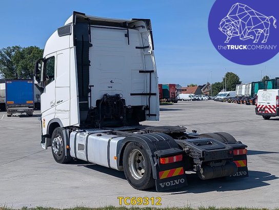 Volvo FH 460 590 2018 2 Tractor Units image 22