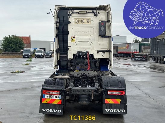 Volvo 590 2020 2 Tractor Units image 7