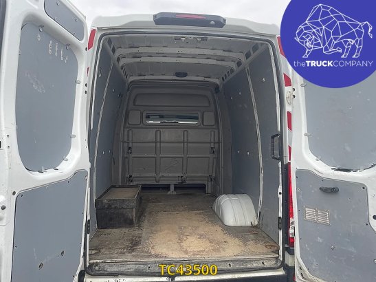 Iveco Daily 35C15V12 Double cab 7 places Daily 35C15V12 Double cab 7 places 2019 2 Closed vans image 38