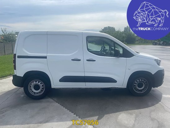 Peugeot Partner 1.5 HDI - AUTOMATIC GEARBOX Peugeot Partner 1.5 HDI - AUTOMATIC GEARBOX 2022 2 Closed vans image 8