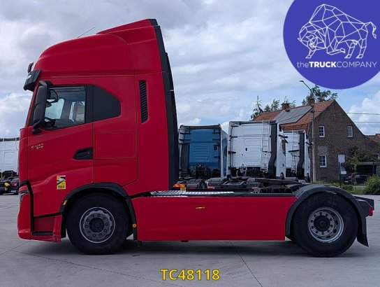 Iveco S-Way 510 S-Way 510 2021 2 Tractor Units image 38