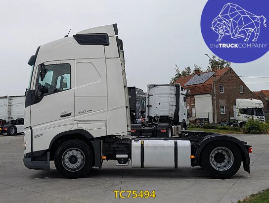 Volvo FH 590 2022 2 Tractor Units image 23