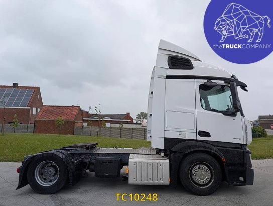 Mercedes-Benz Actros Actros 2018 2 Tractor Units image 23