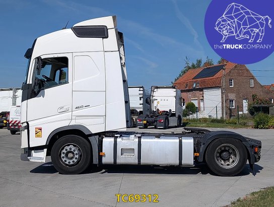 Volvo FH 460 590 2018 2 Tractor Units image 8