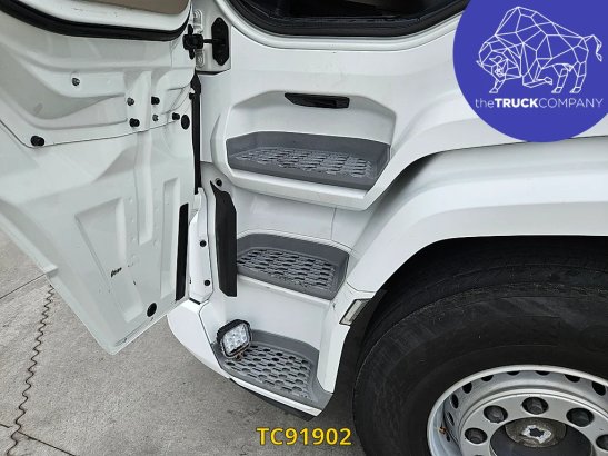 DAF XG 480 XG 480 2022 2 Tractor Units image 8