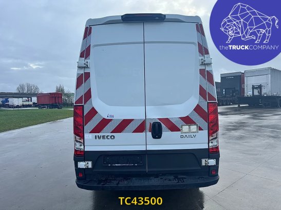 Iveco Daily 35C15V12 Double cab 7 places Daily 35C15V12 Double cab 7 places 2019 2 Closed vans image 9