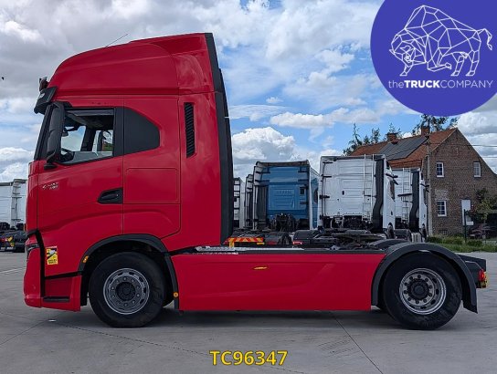 Iveco S-Way 490 S-Way 490 2023 2 Tractor Units image 54
