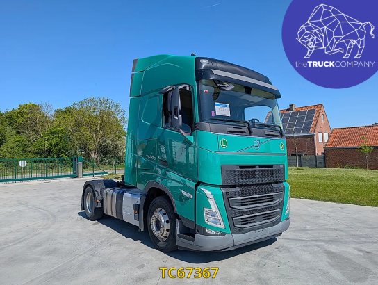 Volvo FH 500 590 2023 2 Tractor Units image 24