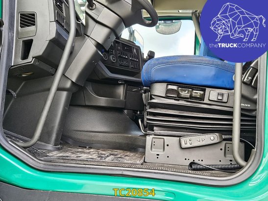 Volvo FH 500 590 2023 2 Tractor Units image 54